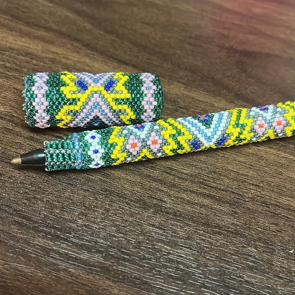 Beaded pen 🖊️ - Picture 2 of 7